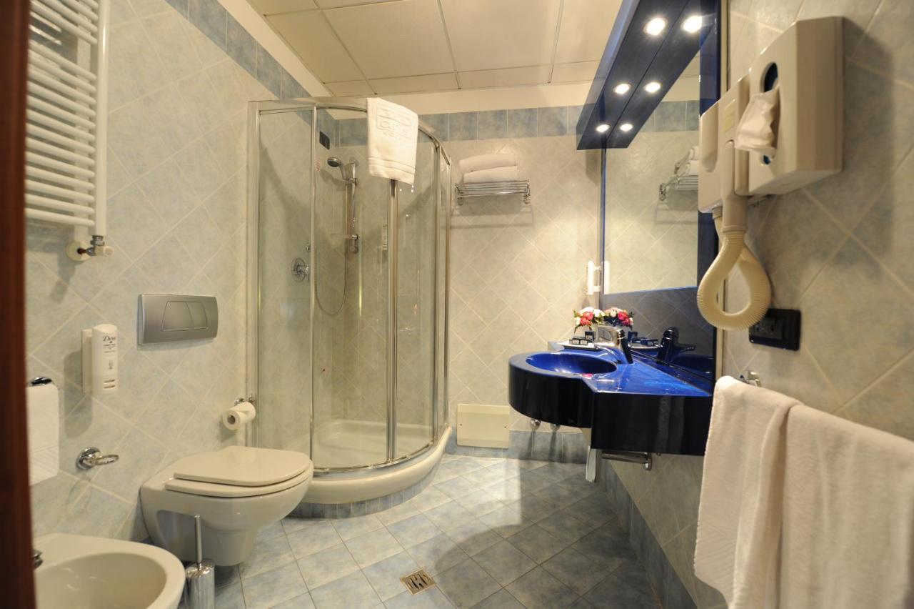 ניקלינו Hotel Parisi מראה חיצוני תמונה