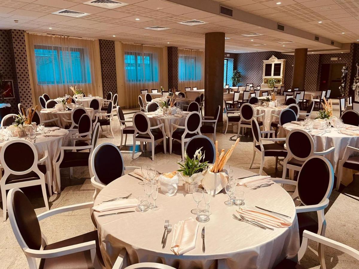 ניקלינו Hotel Parisi מראה חיצוני תמונה
