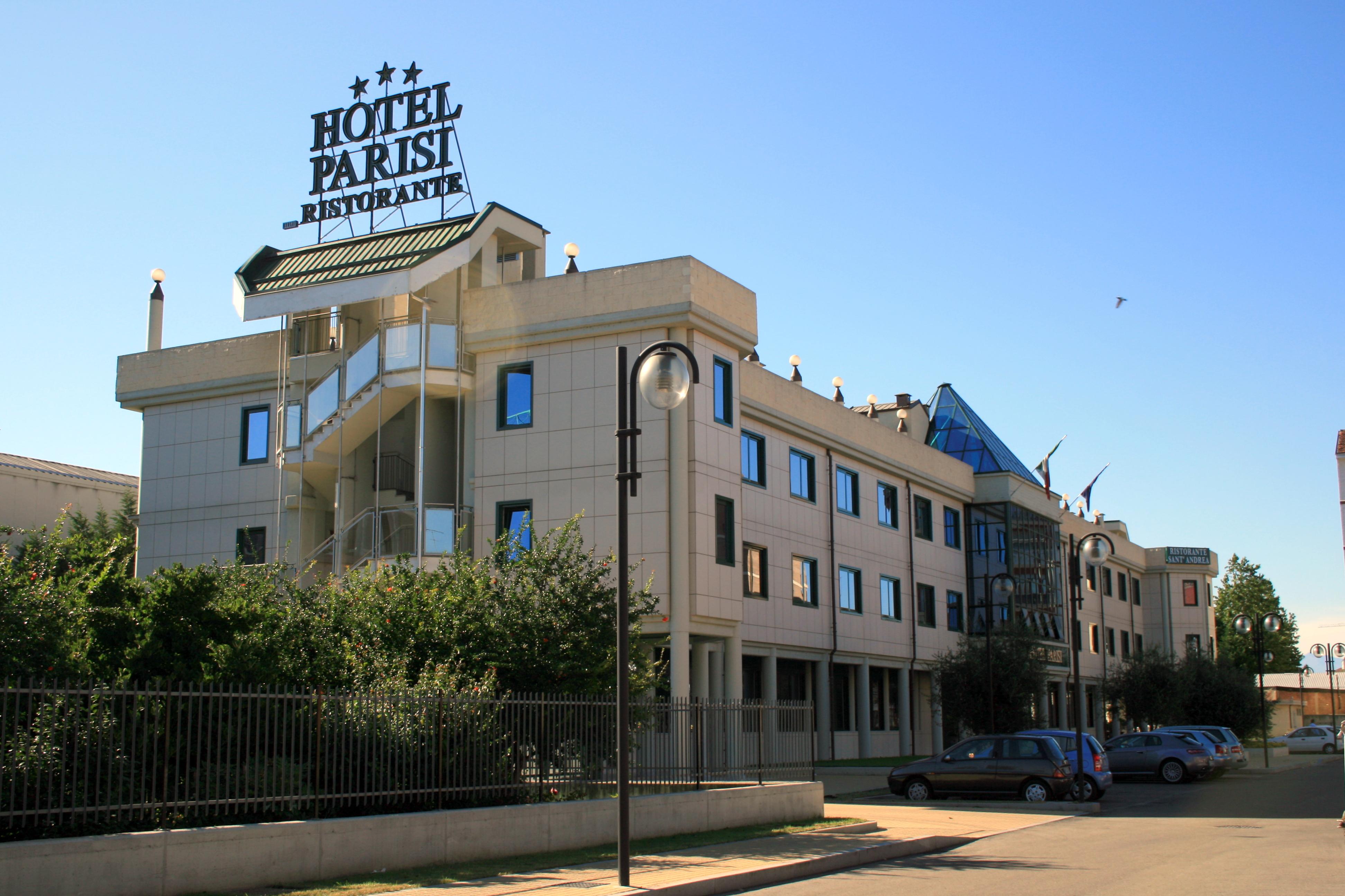 ניקלינו Hotel Parisi מראה חיצוני תמונה