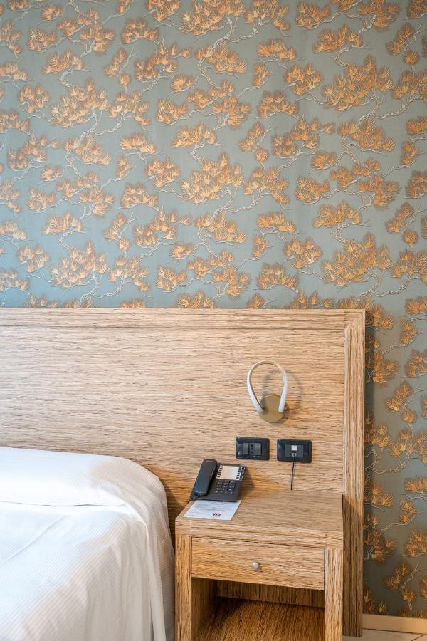 ניקלינו Hotel Parisi מראה חיצוני תמונה