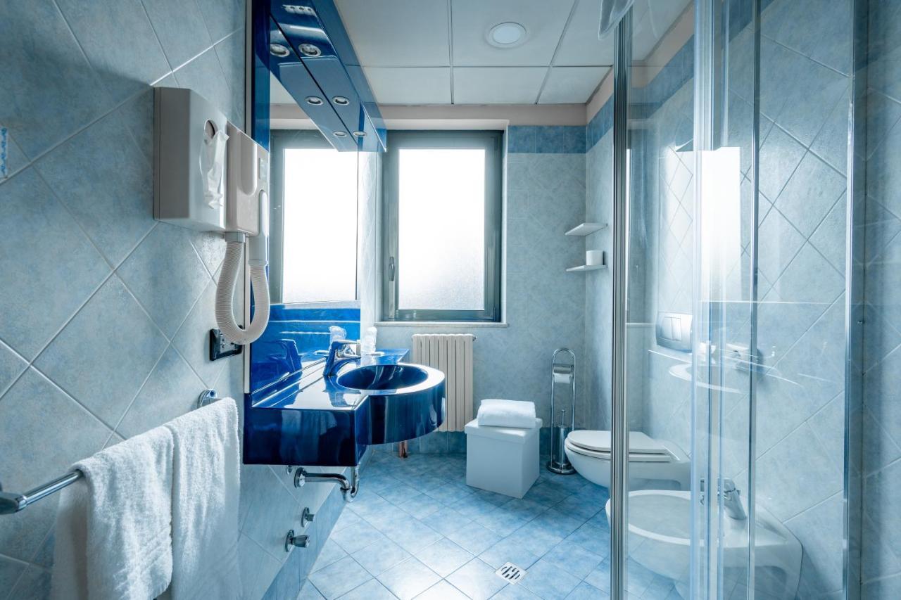 ניקלינו Hotel Parisi מראה חיצוני תמונה