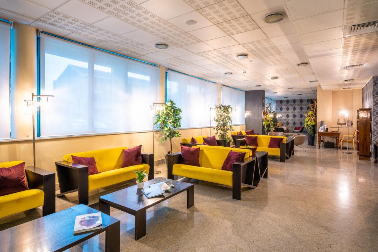 ניקלינו Hotel Parisi מראה חיצוני תמונה