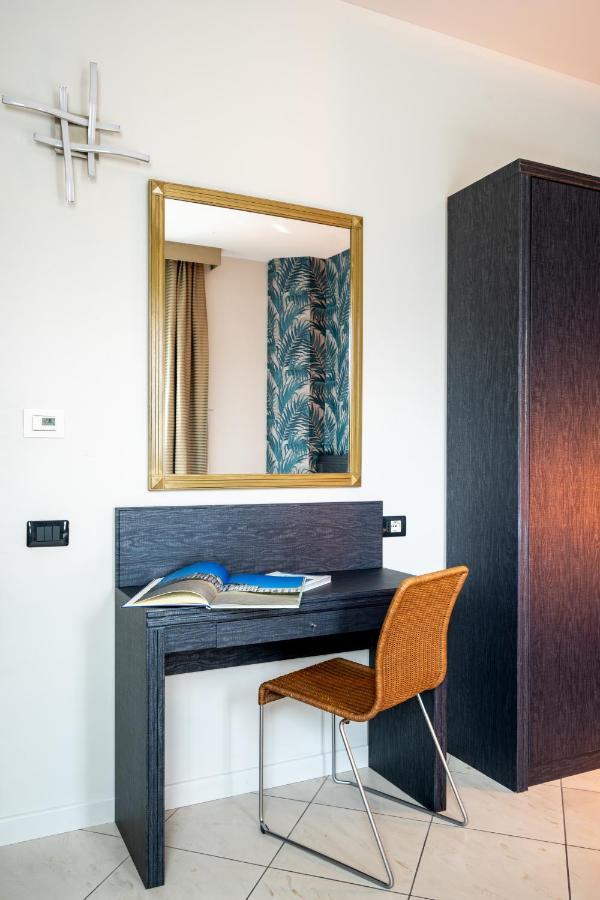 ניקלינו Hotel Parisi מראה חיצוני תמונה