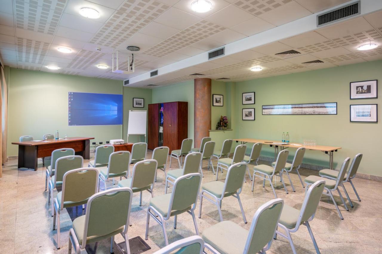 ניקלינו Hotel Parisi מראה חיצוני תמונה