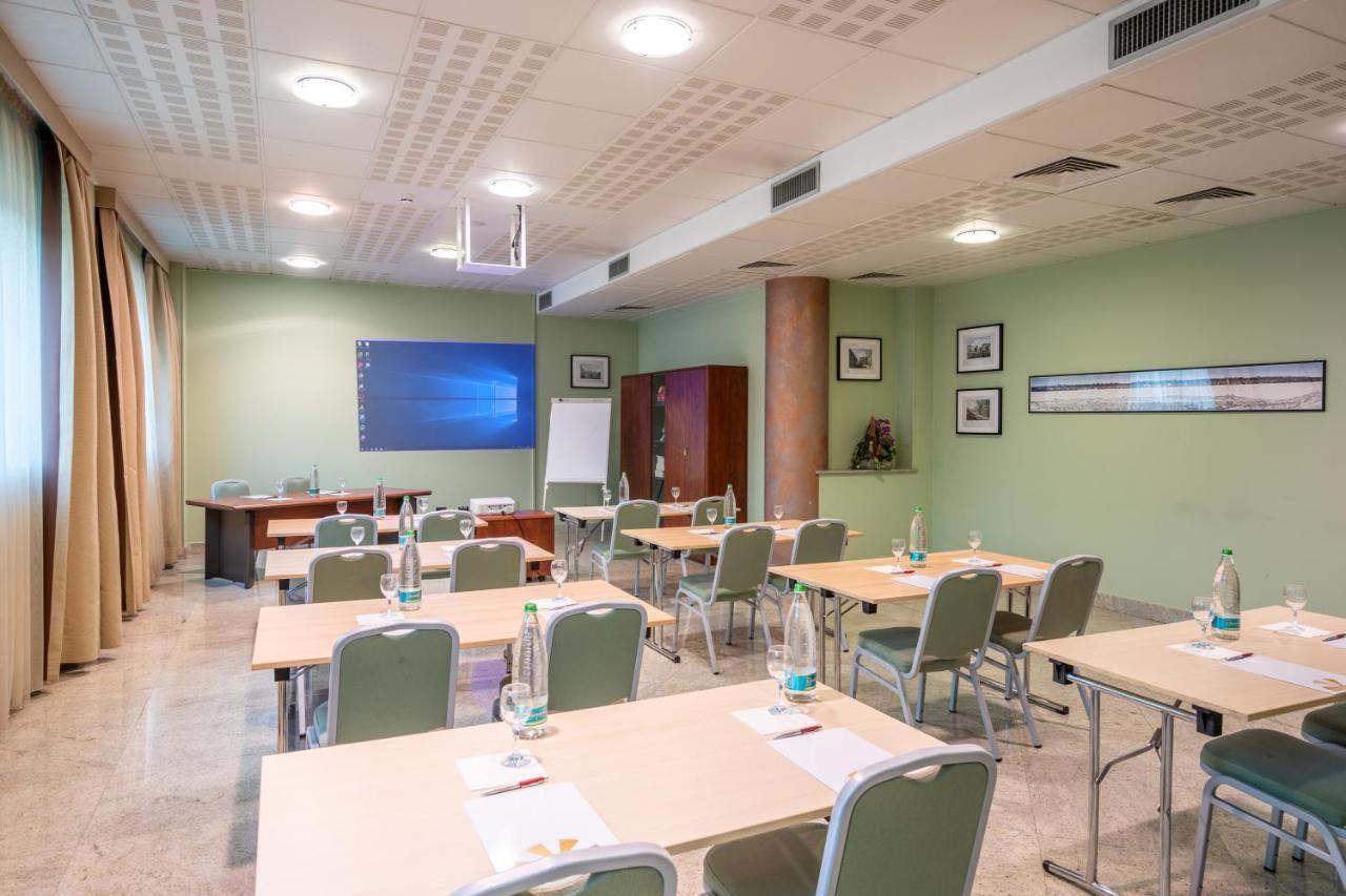 ניקלינו Hotel Parisi מראה חיצוני תמונה