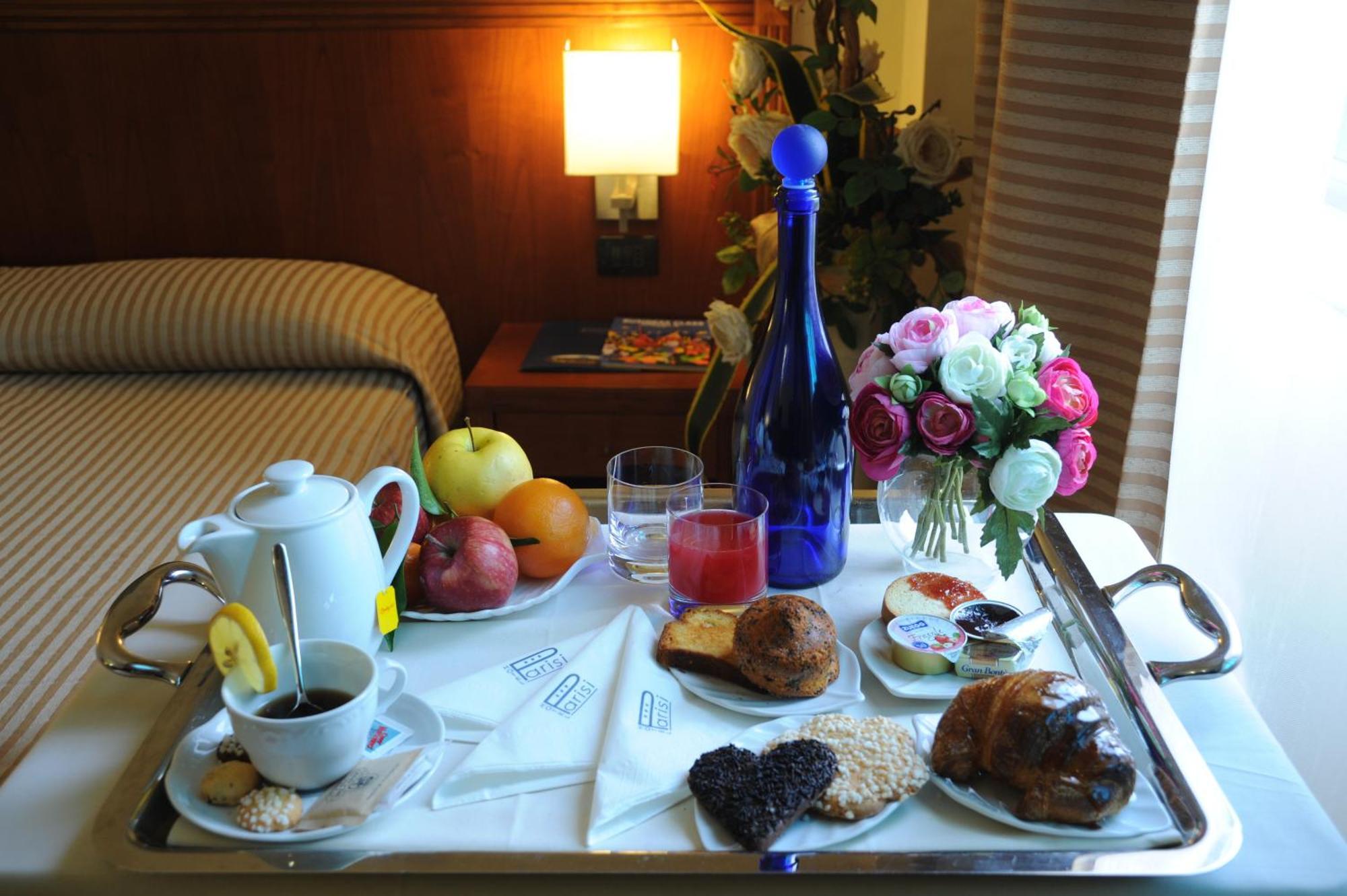 ניקלינו Hotel Parisi מראה חיצוני תמונה
